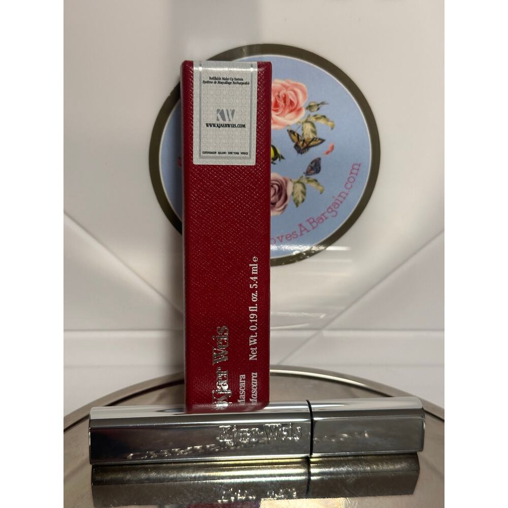 KJAER WEIS  Volumizing Mascara - BLACK -NEW in BOX